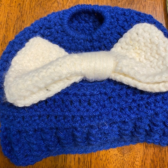 Home made crocheted hat, with ponytail hole. - Picture 6 of 9